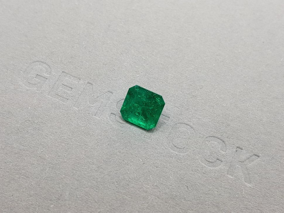 Vivid Green emerald from Colombia octagon cut 1.60 ct Image №3