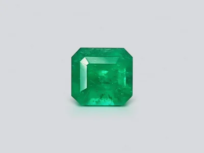 Colombian Vivid Green Emerald octagon shape 1.23 ct photo