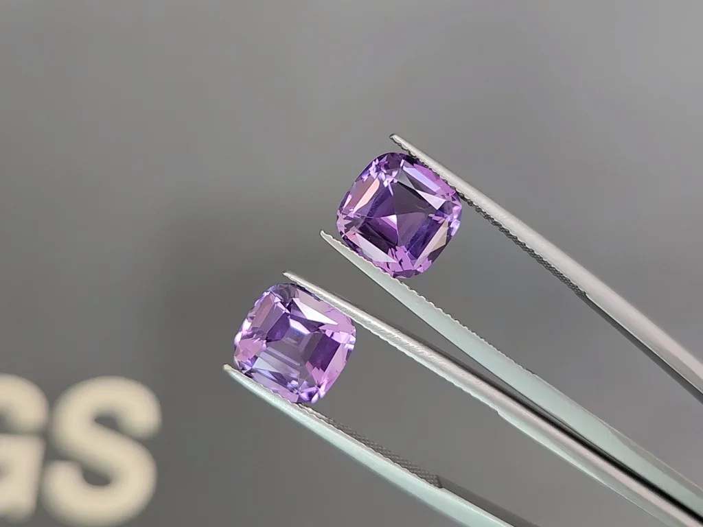 Pair of Cushion Cut Amethysts 5.75 Carats, Brazil  Image №3