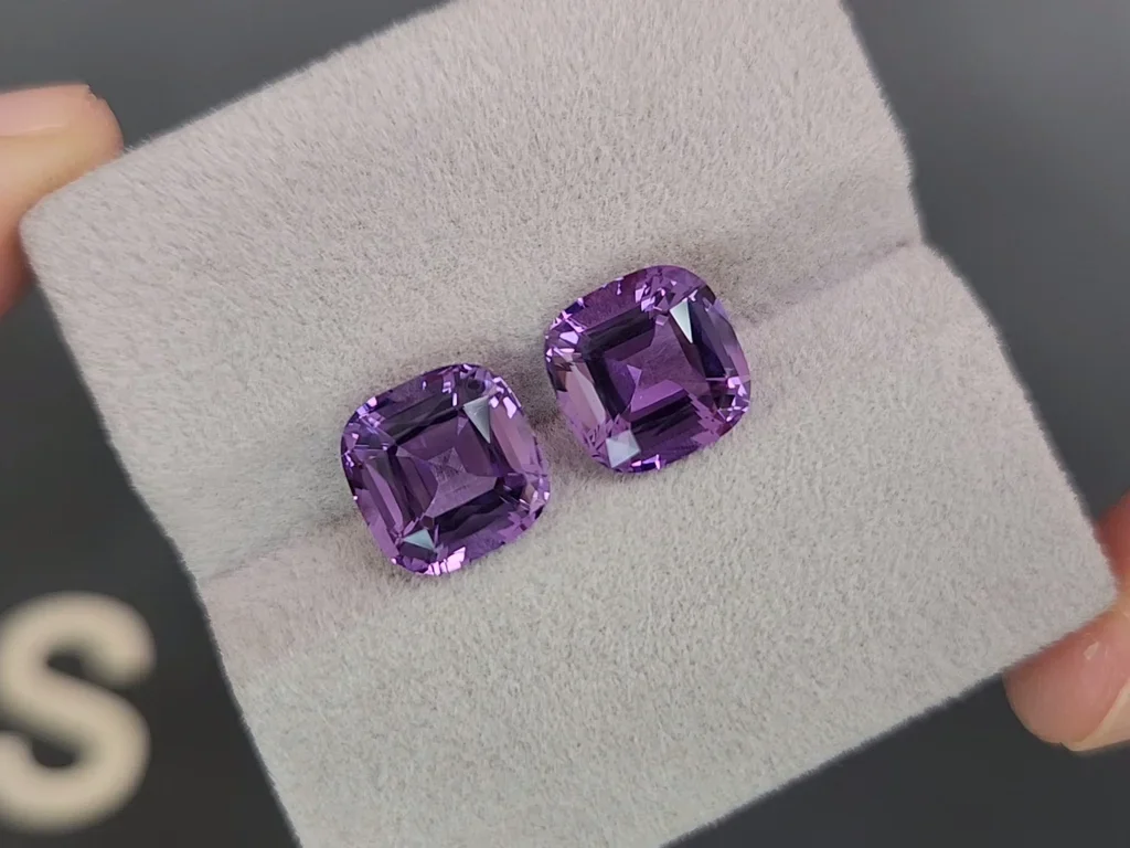 Pair of Cushion Cut Amethysts 5.75 Carats, Brazil  Image №4