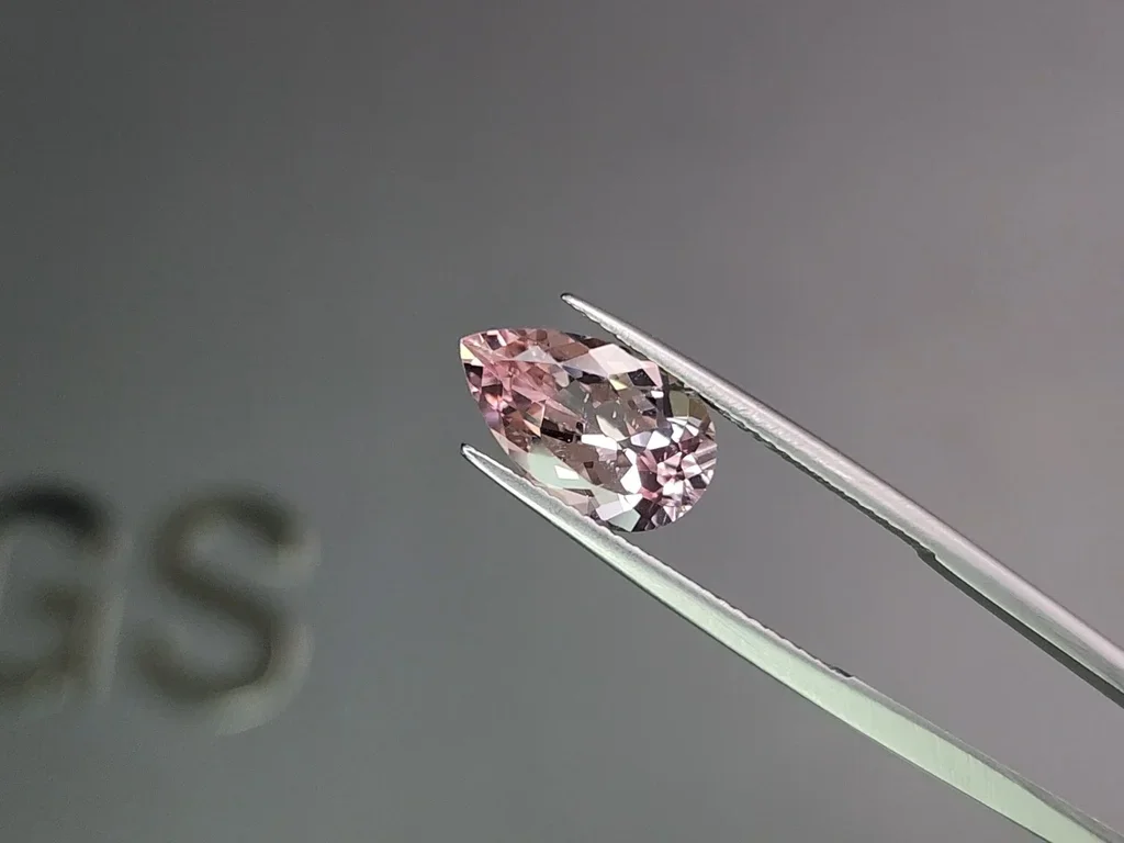 Morganite rose taille poire 3,22 carats Image №3