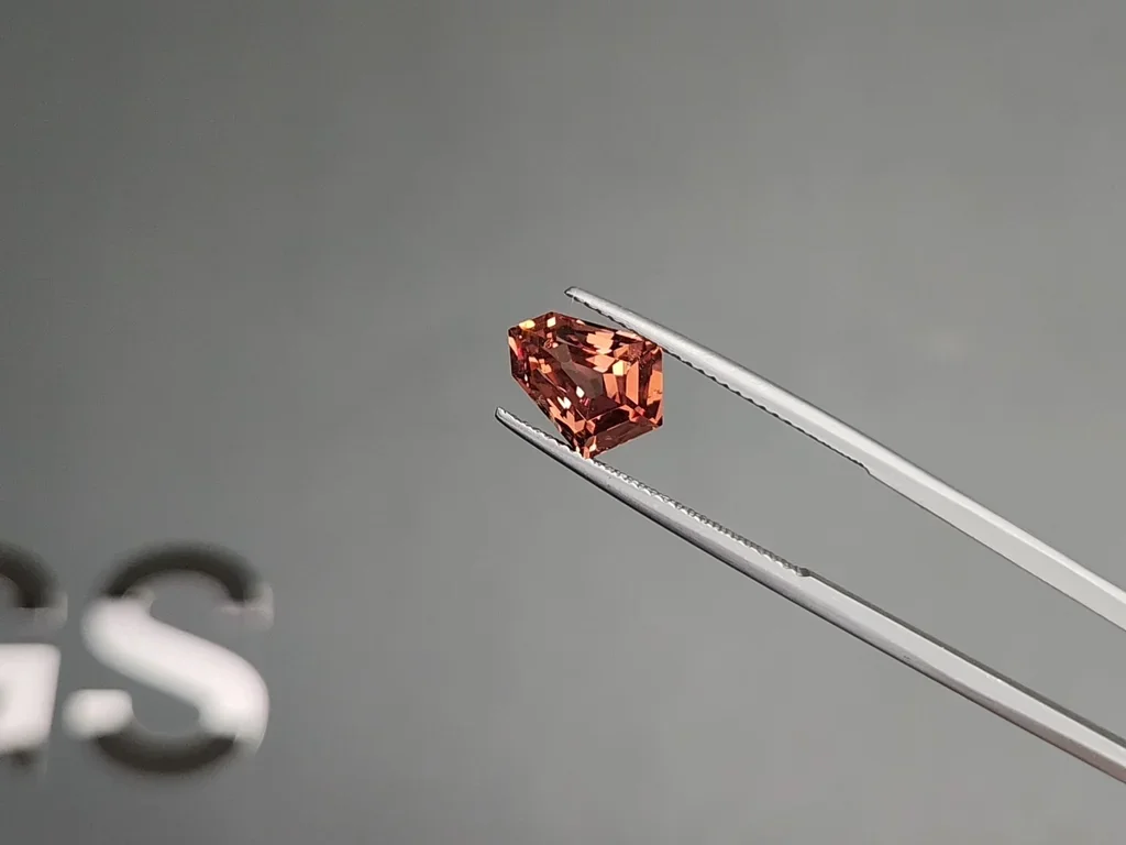 Espinela de talla elegante de 2,86 ct, Birmania Image №3