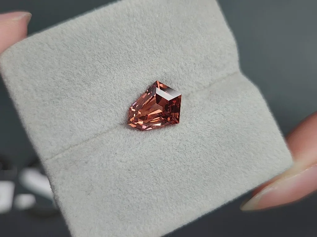 Espinela de talla elegante de 2,86 ct, Birmania Image №4