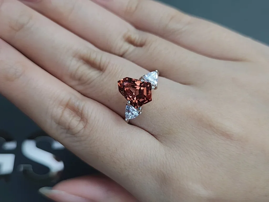 Espinela de talla elegante de 2,86 ct, Birmania Image №5