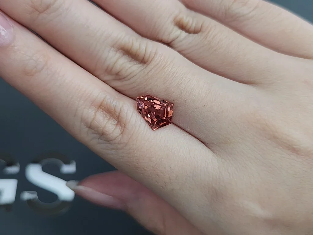 Espinela de talla elegante de 2,86 ct, Birmania Image №2