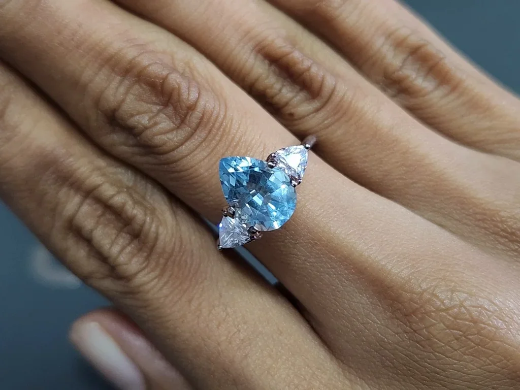 Aguamarina talla pera de 2,50 quilates, Madagascar Image №5