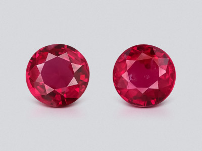 Paar rundgeschliffene rubine in taubenblutrot 0,52 karat, Mosambik  photo