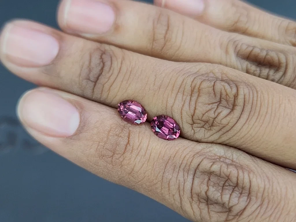 Pair of rhodolite garnets oval cut 1.87 carats, Madagascar Image №2