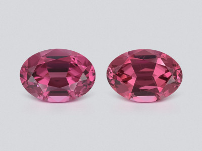 Paar oval geschliffene rhodolith granate 1,87 karat, Madagaskar photo