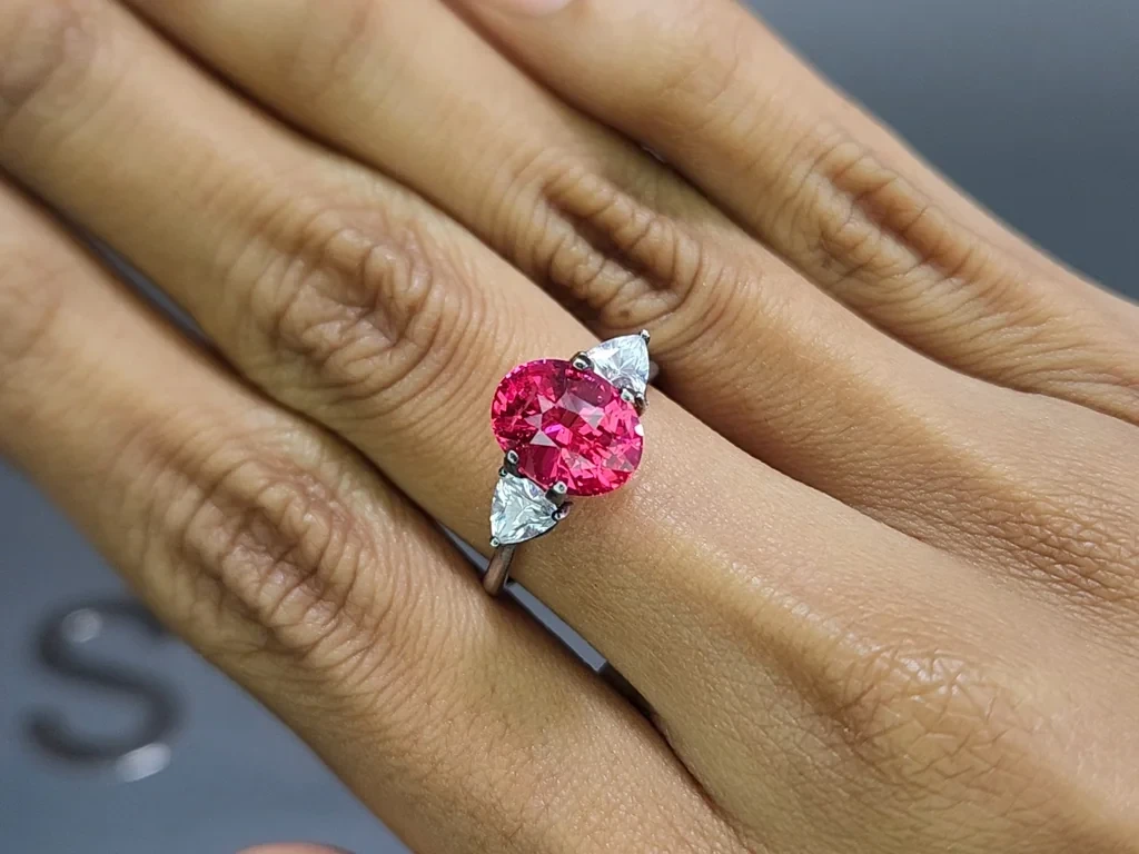 Leuchtend rosa Mahenge spinell im oval-schliff 3,07 karat, Tansania Image №5