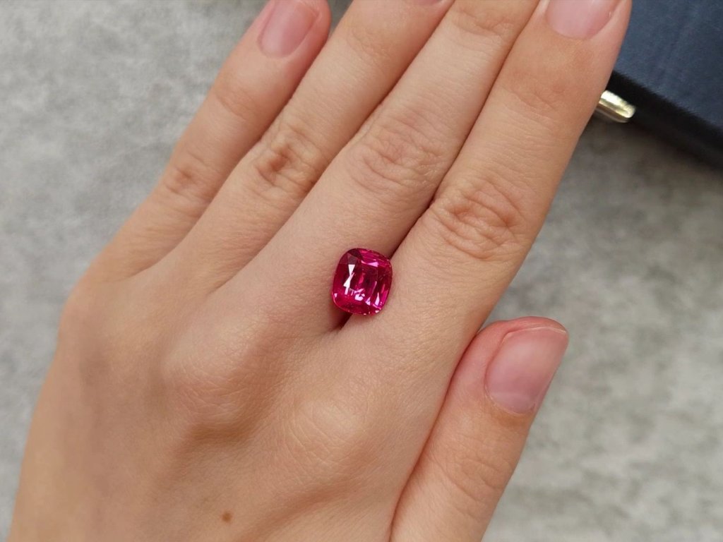 Unique pink-red spinel Mahenge 4.12 carats, GRS brilliancy-type Vibrant, ICA Book Image №2