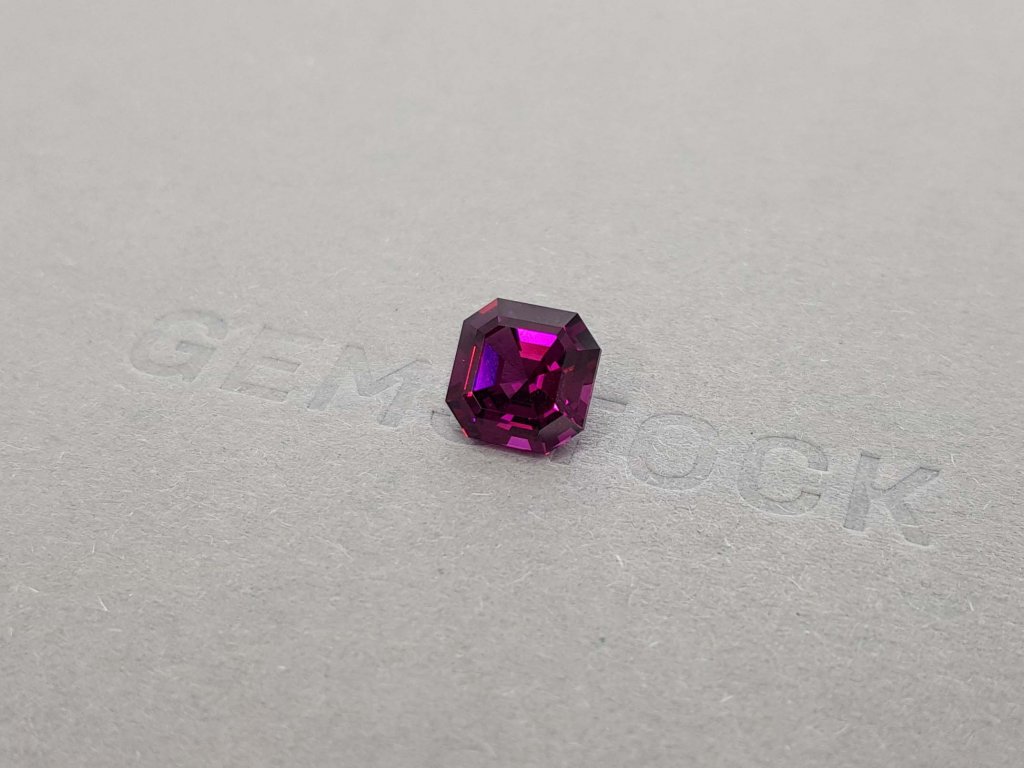 Rare octagon-cut rhodolite garnet 3.46 ct, Malawi Image №3