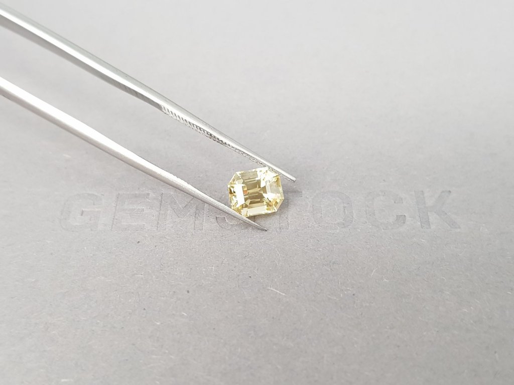 Unheated octagon shape yellow sapphire 1.61 ct, Sri Lanka Image №4