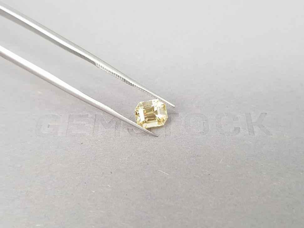 Unheated octagon shape yellow sapphire 1.61 ct, Sri Lanka Image №4