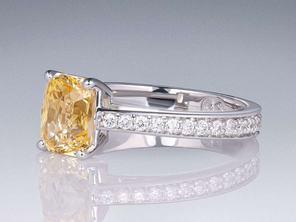 Ring with 2.06 ct yellow sapphire and diamonds in 18K white gold Image №3