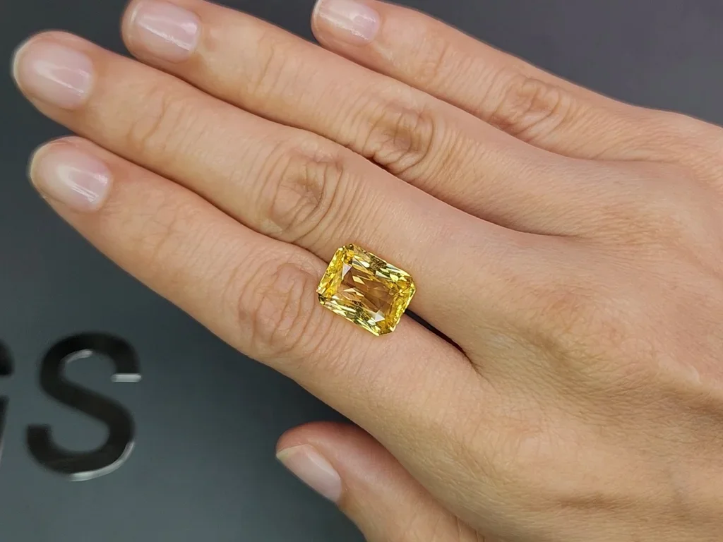 Untreated vivid yellow sapphire in radiant cut 8.86 carats, Sri Lanka Image №2