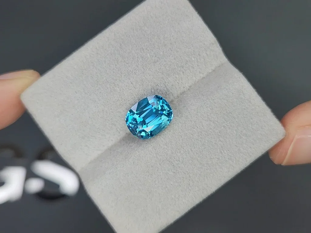 Cushion-cut blue zircon 5.46 carats, Cambodia  Image №4