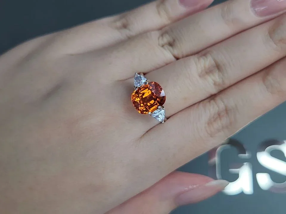 Granate espesartina Fanta color talla cojín 5,73 quilates, África Image №5