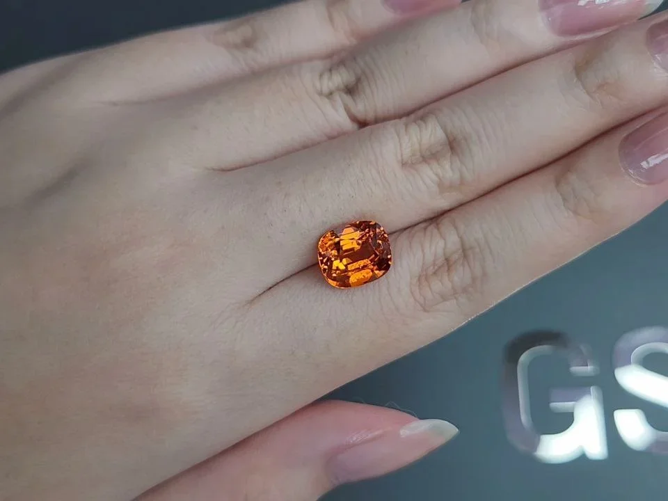 Granate espesartina Fanta color talla cojín 5,73 quilates, África Image №2