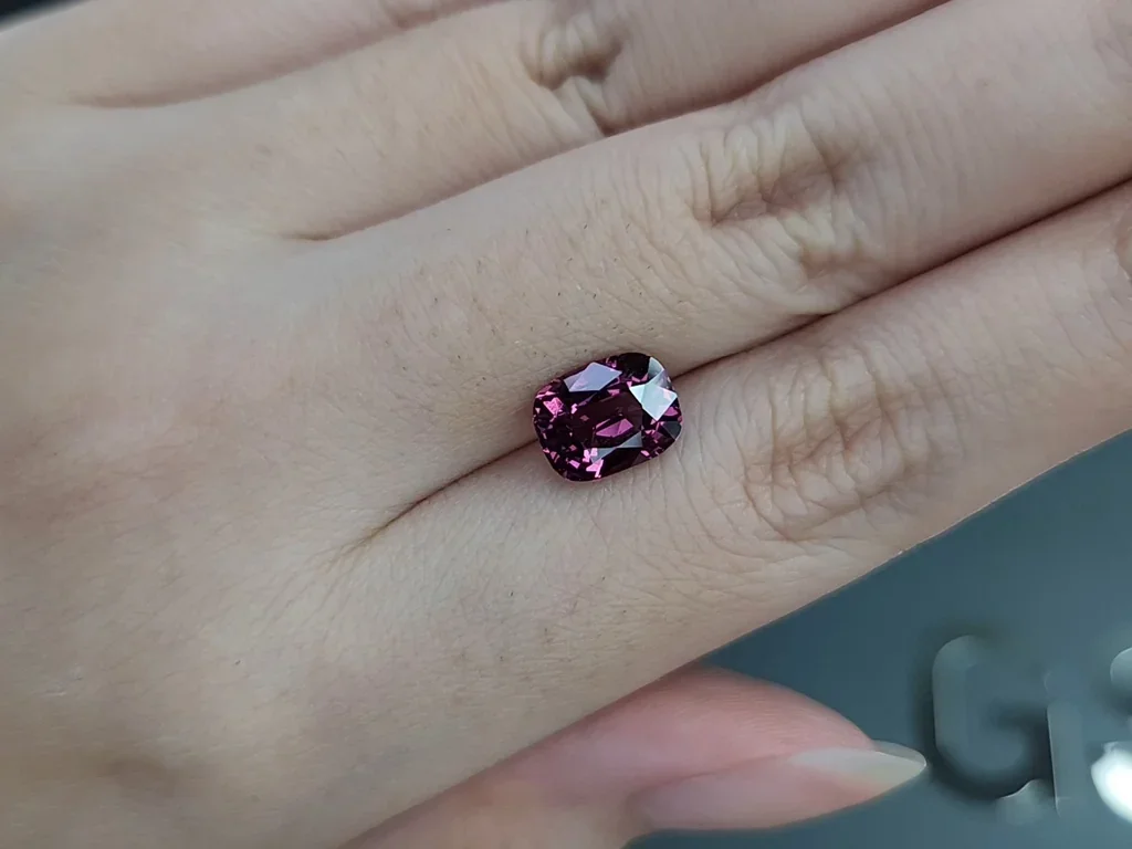 Spinelle violet taille coussin de 2,59 carats, Tanzanie Image №2