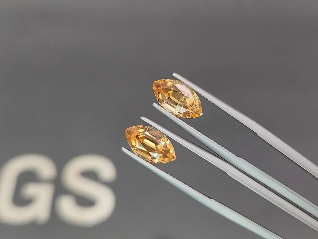 Par de granates hesonitas de talla marquesa de 5,86 carats, África Image №3