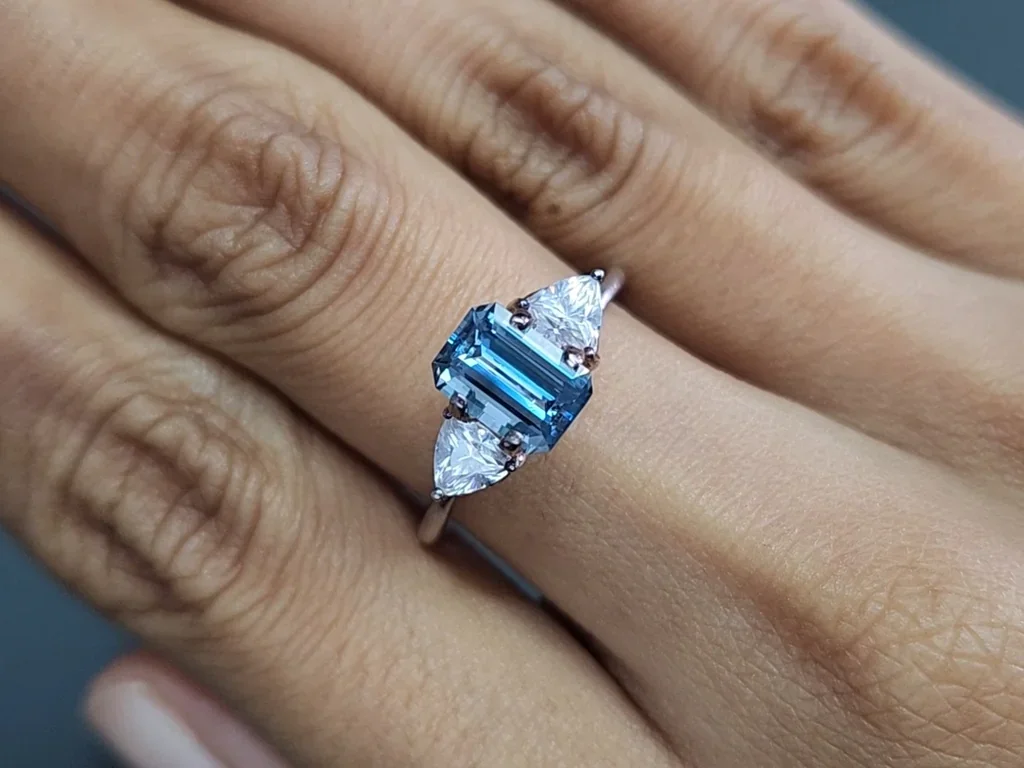 Aguamarina de Santa María de talla octogonal de 1,20 quilates, Madagascar Image №5