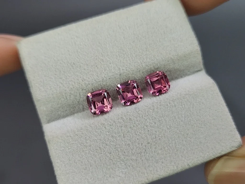 Satz rhodolith-granat im kissenschliff 2,72 karat  Madagaskar Image №4