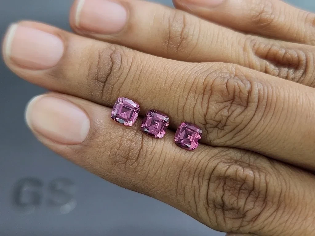 Satz rhodolith-granat im kissenschliff 2,72 karat  Madagaskar Image №1