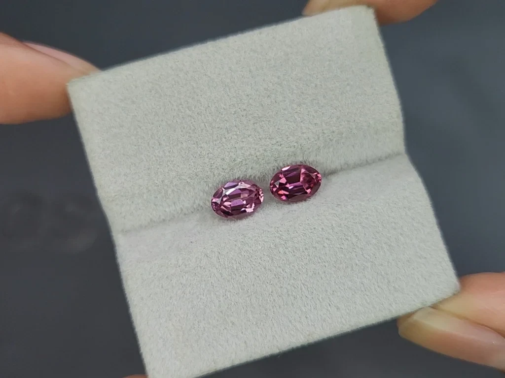 Paire de grenats rhodolites de taille ovale, 1,78 carat, Madagascar Image №4