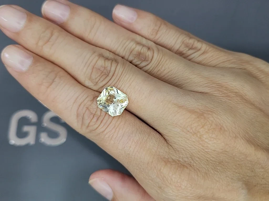 Lot #10. Unheated yellow sapphire in radiant cut  6.02 carats, Sri Lanka Image №2
