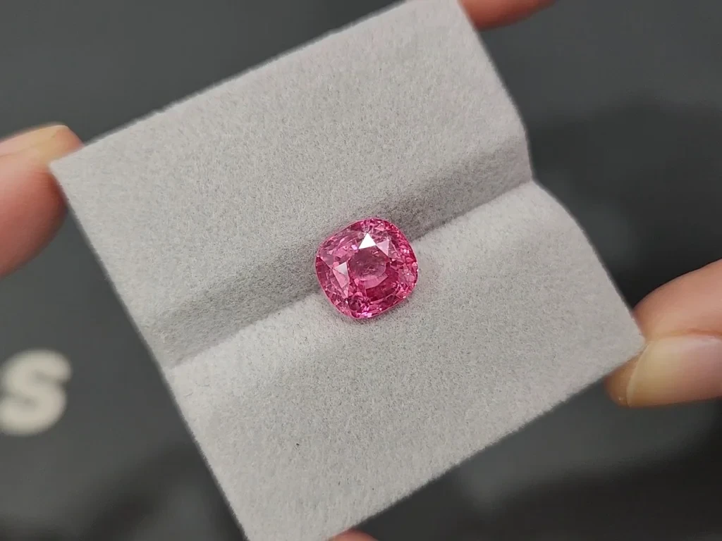 Unbehandelter Padparadscha saphir im cushion schliff 4,58 karat, Sri Lanka  Image №4