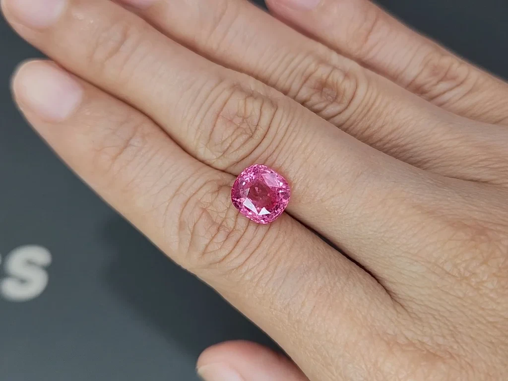 Unbehandelter Padparadscha saphir im cushion schliff 4,58 karat, Sri Lanka  Image №2