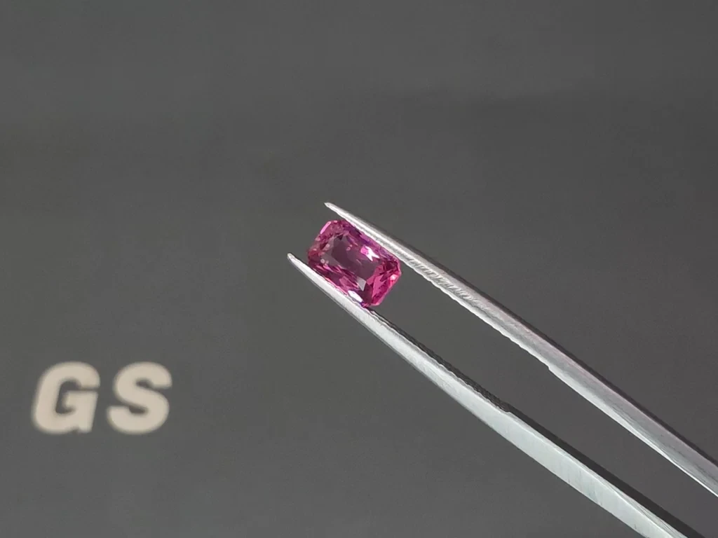 Spinel Vivid Pink Mahenge radiant cut 1.08 carats, Tanzania Image №3
