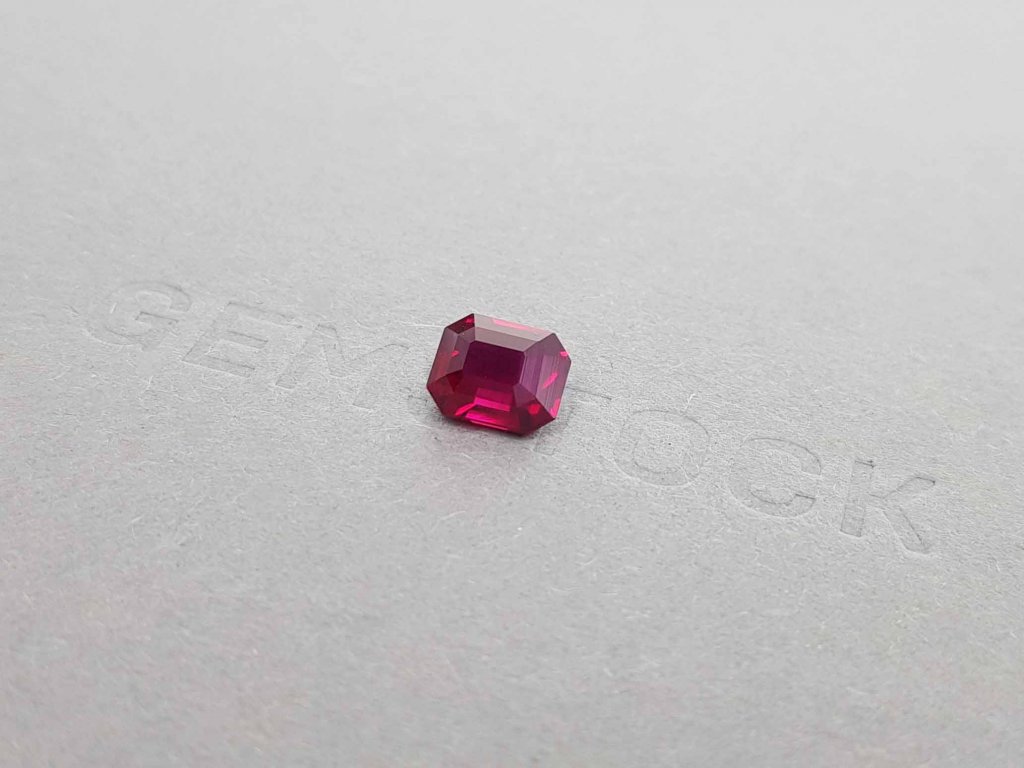 Unheated Pigeon blood red ruby in octagon cut 2.08 ct, Mozambique Image №3