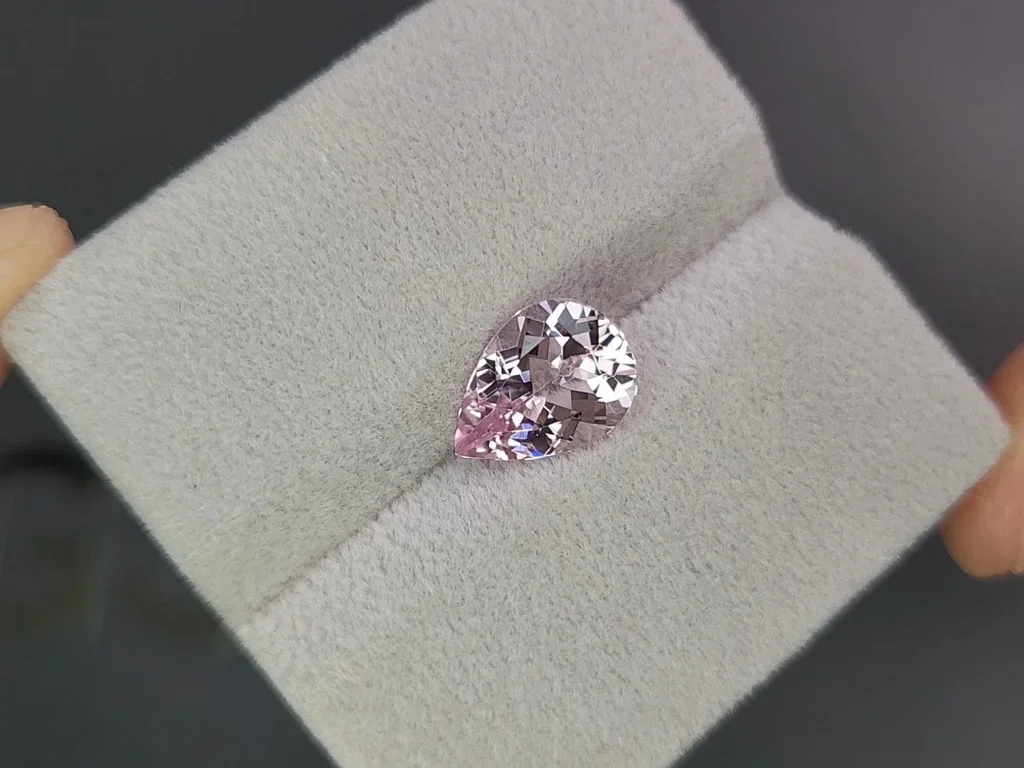 Morganite rose taille poire 2,46 carats Image №4