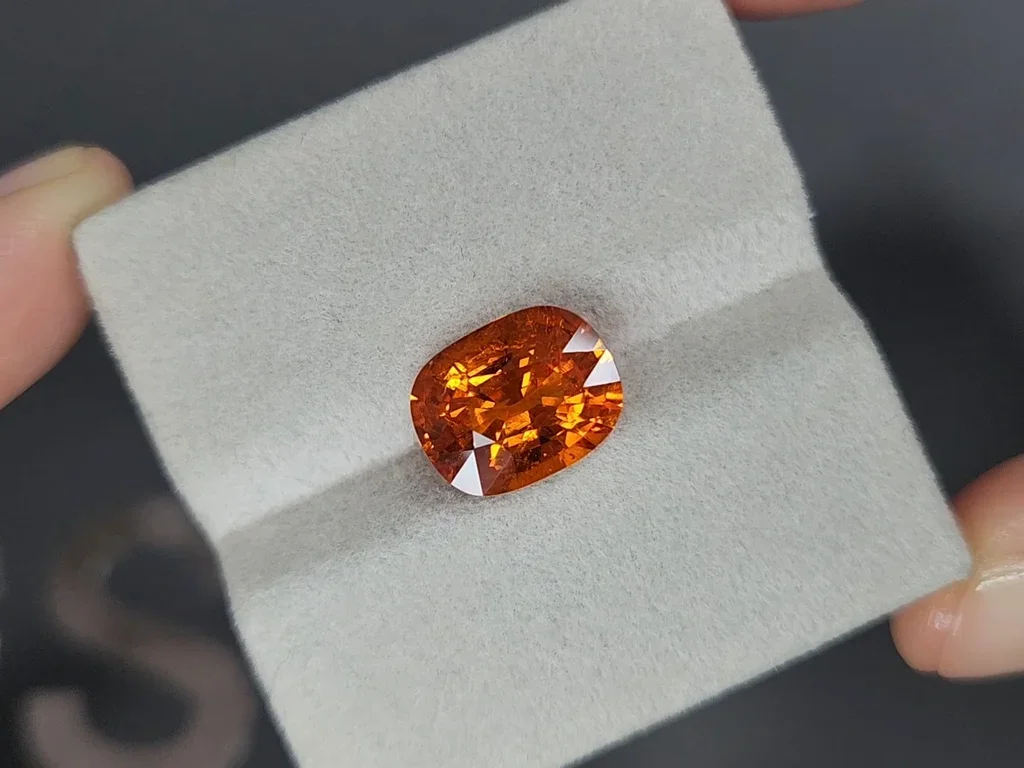 Granate espesartina talla cojín 6,93 quilates, África Image №4