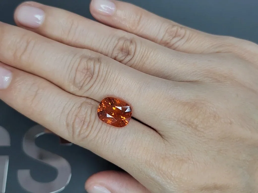 Granate espesartina talla cojín 6,93 quilates, África Image №2