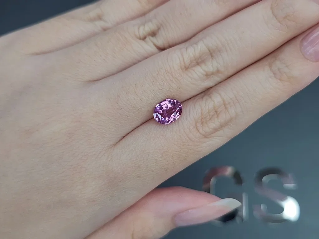 Saphir rose taille ovale non chauffé 2,06 carats, Sri Lanka Image №2