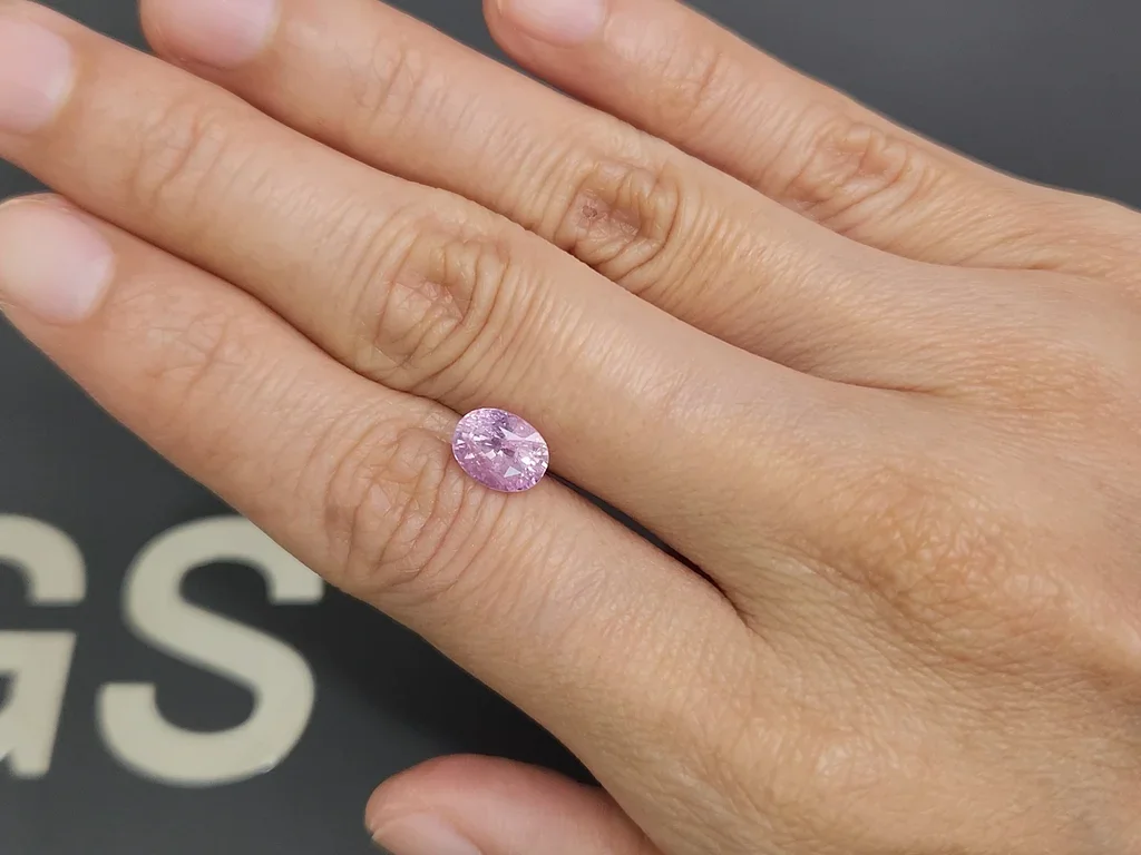 Zafiro rosa bebé de talla ovalada sin calentar de 2,08 carats, Sri Lanka Image №2