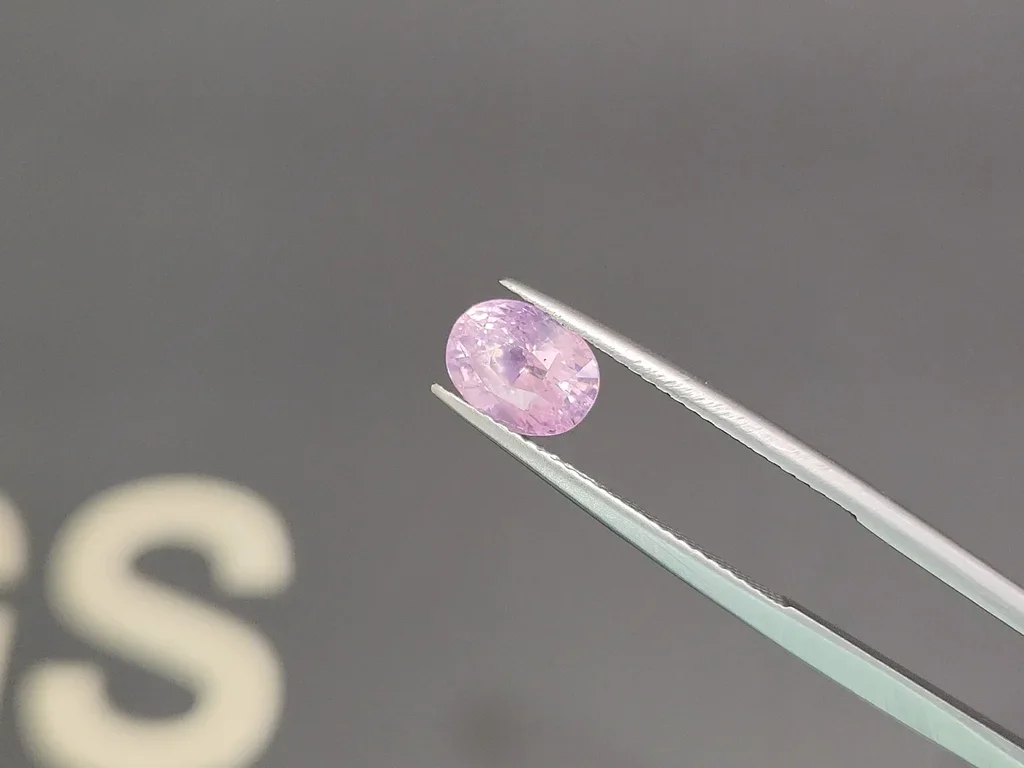 Zafiro rosa bebé de talla ovalada sin calentar de 2,08 carats, Sri Lanka Image №3