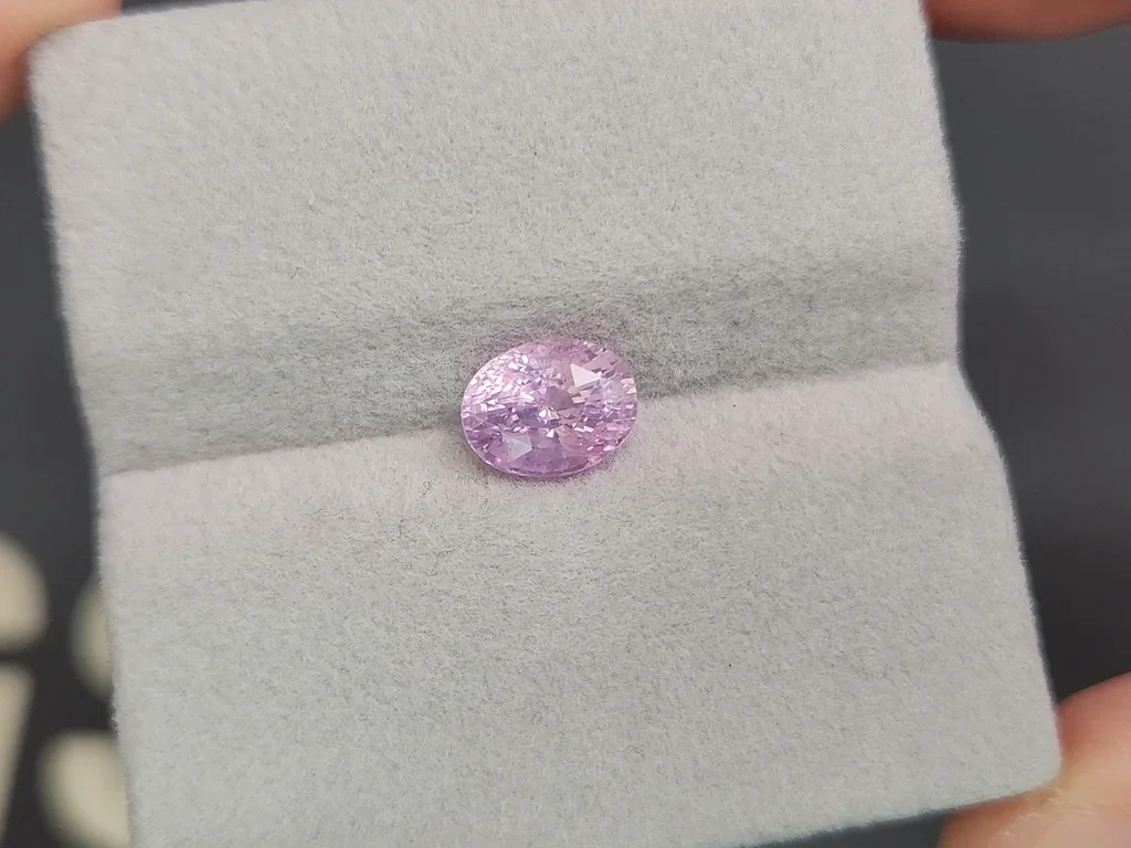 Zafiro rosa bebé de talla ovalada sin calentar de 2,08 carats, Sri Lanka Image №4