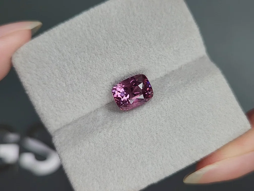 Spinelle violet taille coussin de 3,07 carats, Tanzanie Image №4