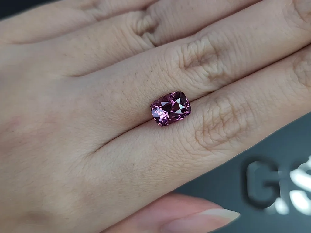 Spinelle violet taille coussin de 3,07 carats, Tanzanie Image №2