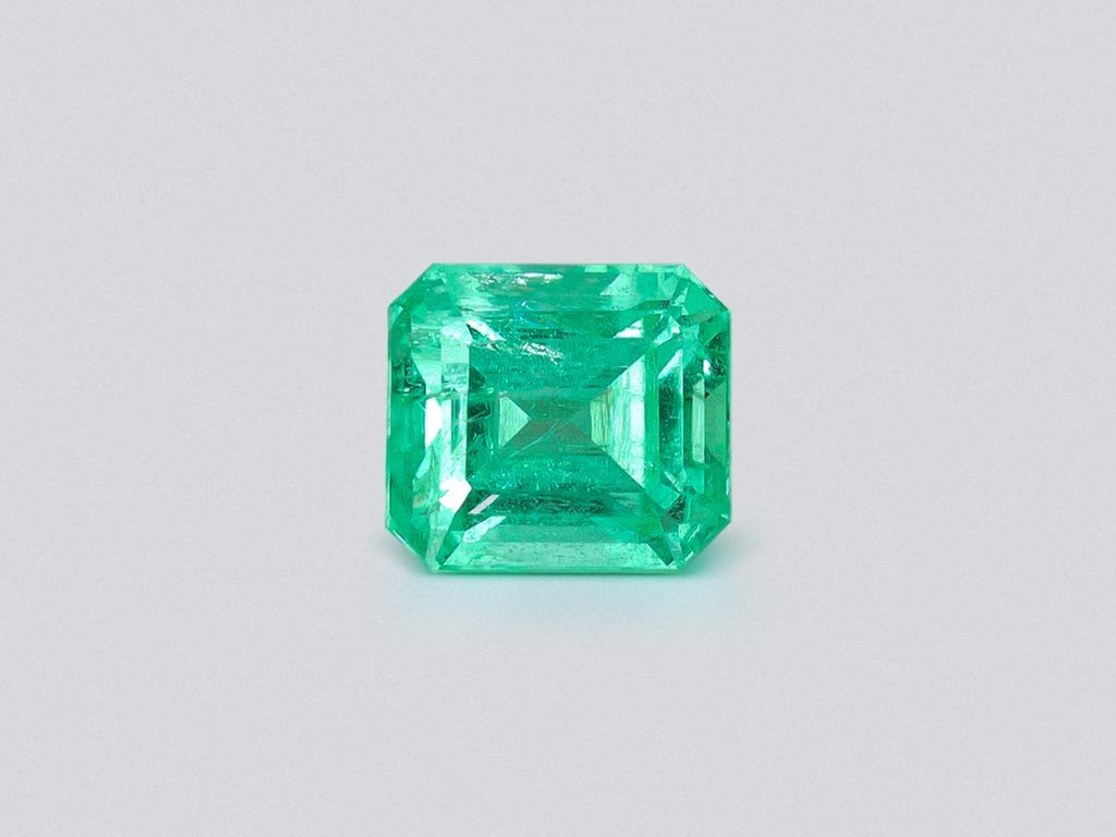 Émeraude taille octogonale vert intense 1,56 carats, Panjshir Image №1