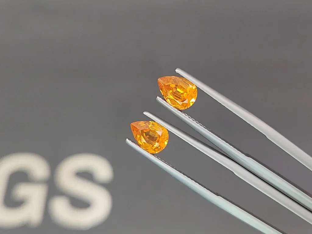 Par de espesartinas talla pera de 2,89 carats, Tanzania Image №3