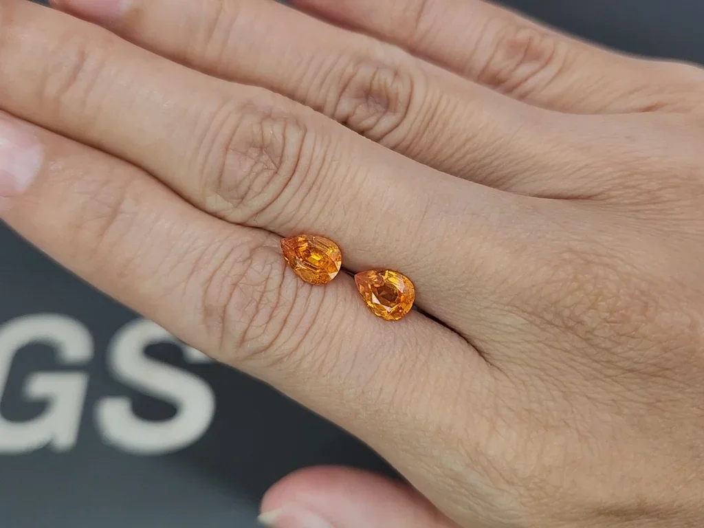 Par de espesartinas talla pera de 2,89 carats, Tanzania Image №2