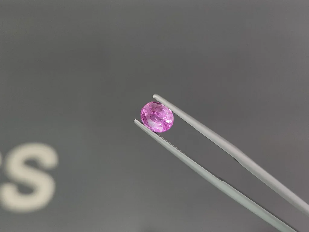 Zafiro rosa bebé de talla ovalada de 1,13 quilates, Madagascar  Image №3