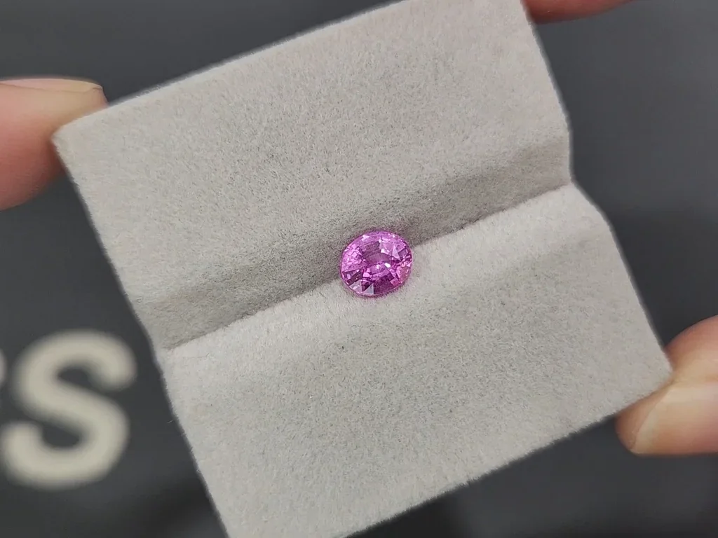 Zafiro rosa bebé de talla ovalada de 1,13 quilates, Madagascar  Image №4