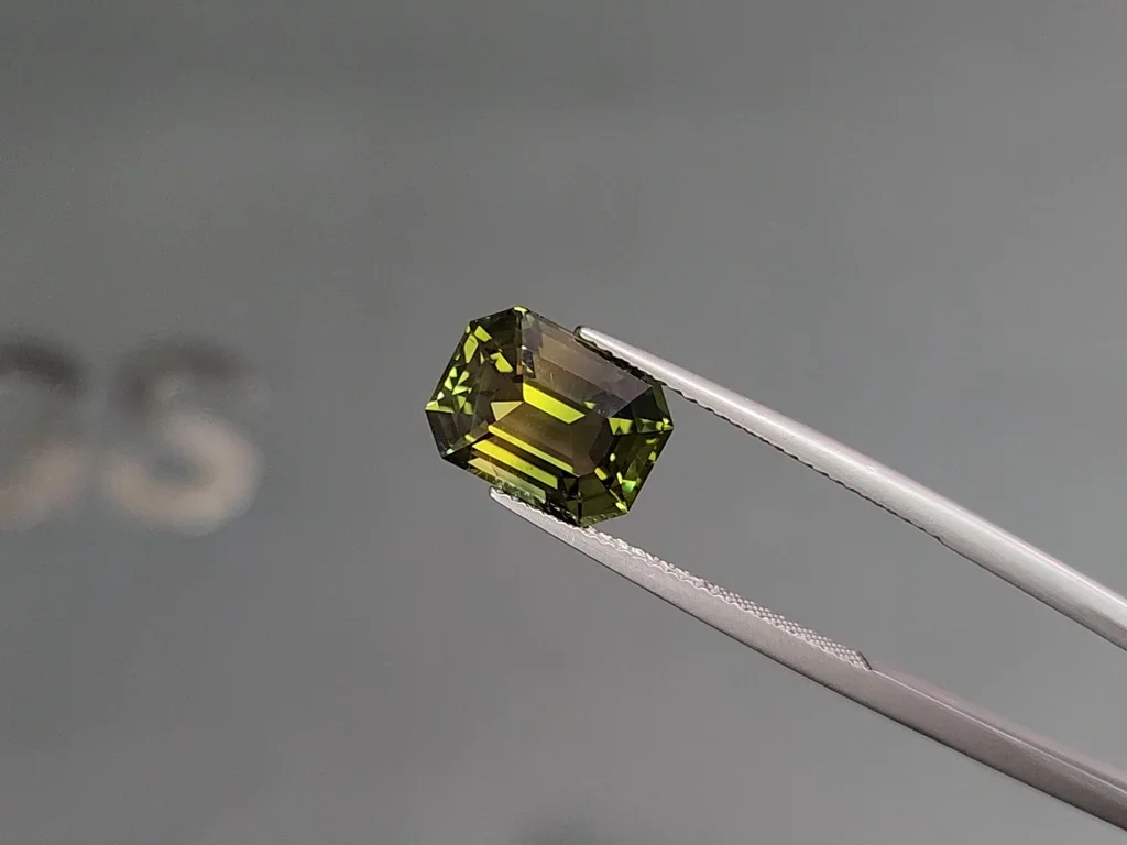 Green sapphire octagon cut 5.55 carats, Sri Lanka Image №3