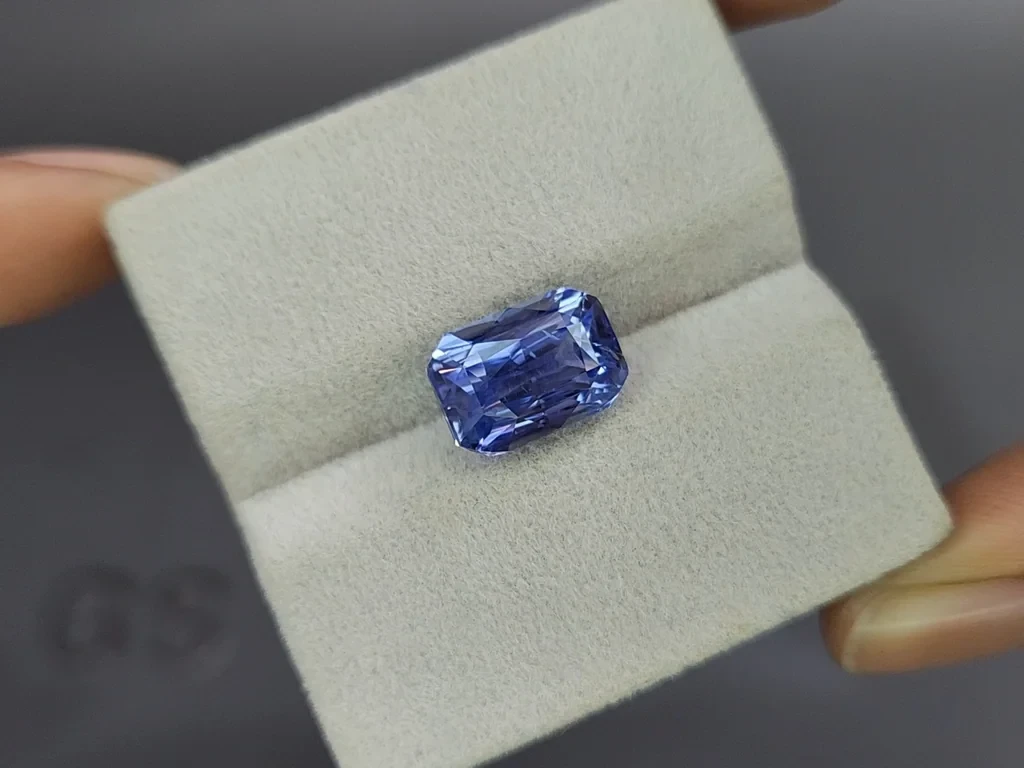 Unheated Intense Blue sapphire in radiant cut 8.05 carats  Sri Lanka Image №4